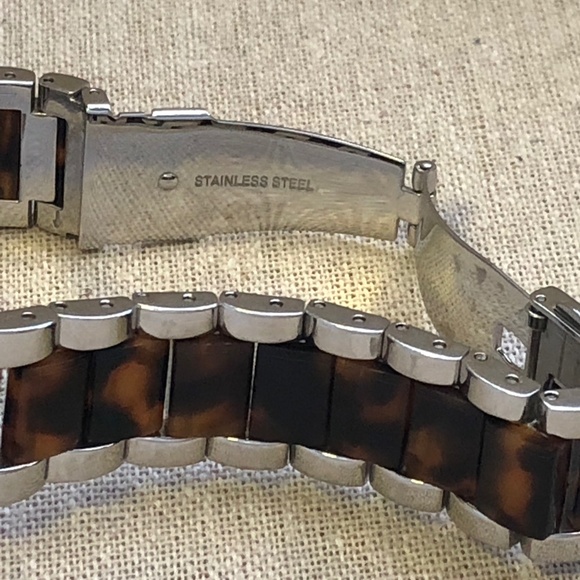 MICHAEL KORS acetate tortoiseshell rectangular watch - Picture 11 of 16